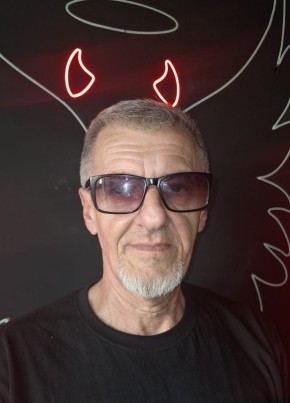 Петр из Таганрога 49 лет