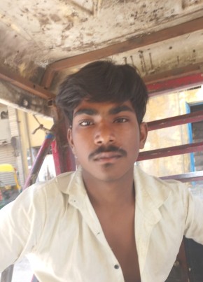 Niraj, 18, India, Delhi