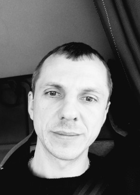 Iaroslav, 39, République Française, Saint-Ouen