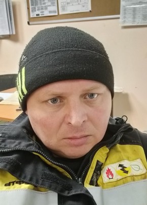 Dmitriy, 41, Russia, Nogliki