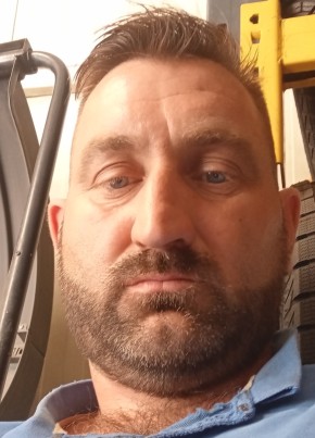 Cd из Bacău 44 года