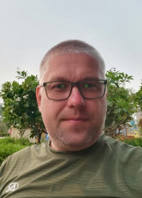 Роман из Хабаровска 47 лет