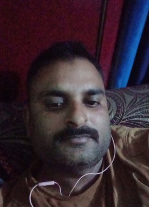 Shakir, 30, India, Mumbai