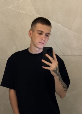 Влад из Владивостока 23 года
