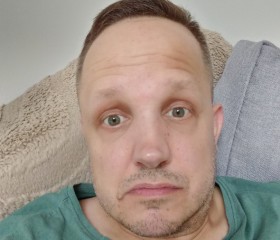 Tom, 18, Bremen