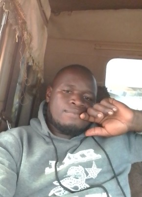 Swe23ngere12 из Kampala 30 лет