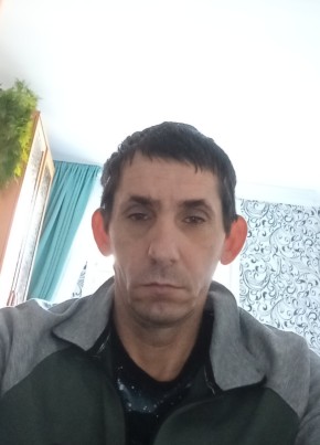 Александр из Адлера 44 года