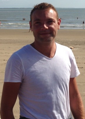 Adrien, 36, République Française, Royan