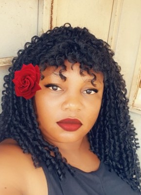 Monique, 21, Republic of Cameroon, Yaoundé