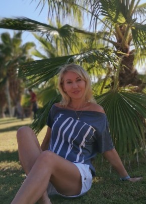 Olga, 49, Russia, Saint Petersburg