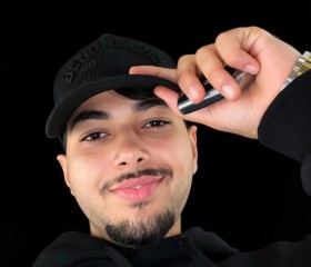 AMINE, 22, Brasilia