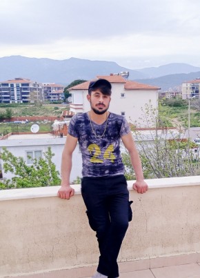 Harun Arslan, 21, Türkiye Cumhuriyeti, Edremit (Balıkesir)