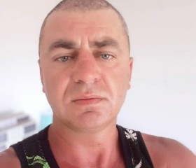 Mikhail, 43, Loule