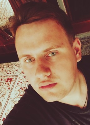 Михаил из Зеленокумска 23 года