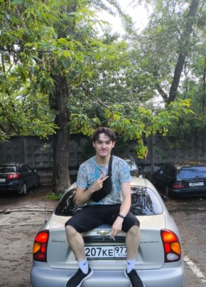 Денис из Москвы 24 года
