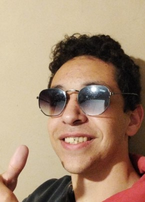 Sam из Curitiba 18 лет