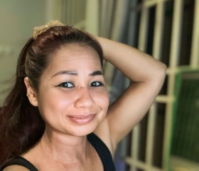Savry Mom, 41, Phnom Penh