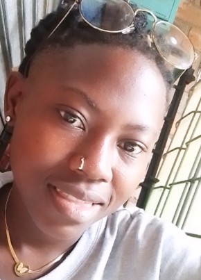Sonia, 24, Republic of Cameroon, Douala