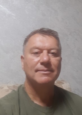 Игорь из Омска 64 года