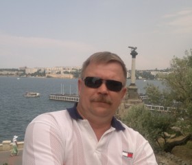 Sergey, 56, Saint Petersburg