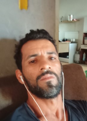 Mauro Cezar из Paiçandu 36 лет