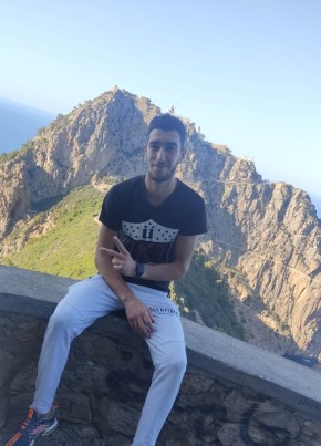 Zidane, 26, People’s Democratic Republic of Algeria, Béjaïa