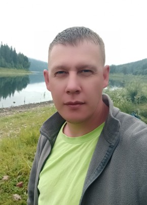 Михаил из Новоуральска 44 года