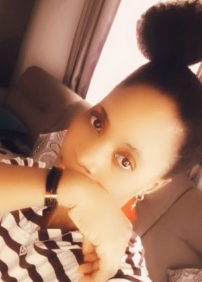 Nakyobe Blessing, 18, Uganda, Kampala
