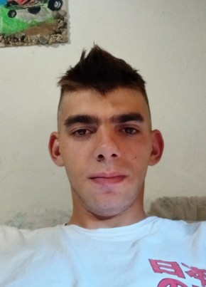 Davide из Bologna 22 года