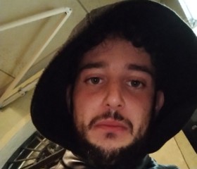 Simone, 26, Toscolano-Maderno