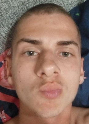 Глеб из Салавата 18 лет