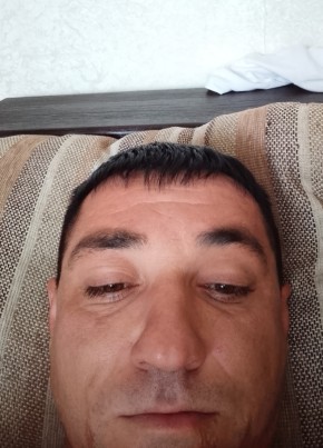 Михаил из Луганска 34 года