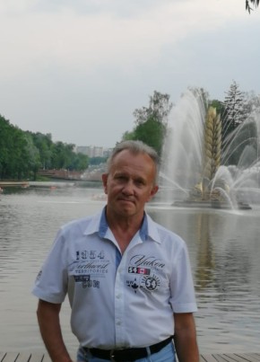 Вик, 65, Россия, Москва