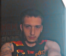 Dylan, 20, Bradford