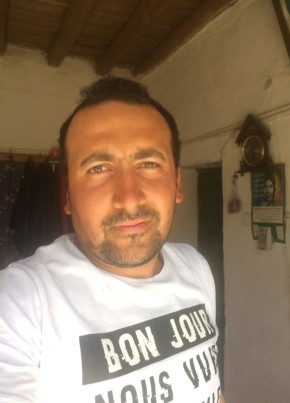 Esmer, 33, Türkiye Cumhuriyeti, Ankara