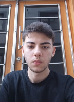 Kadir из Roman 18 лет