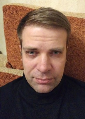 Максим из Саратова 37 лет