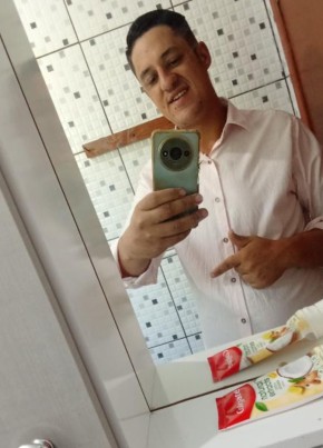 César из Blumenau 27 лет