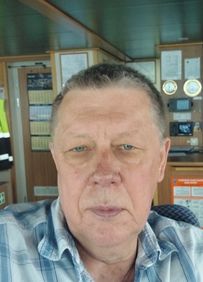Дмитрий из Södertälje 64 года