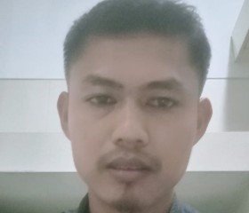 Yoga, 40, Tangerang