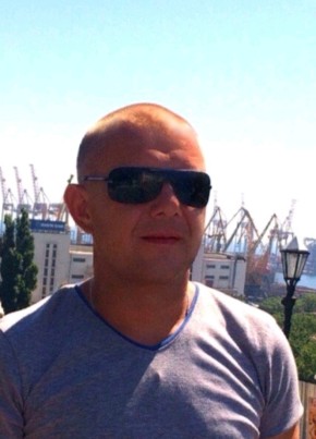 Олег из Киева 43 года