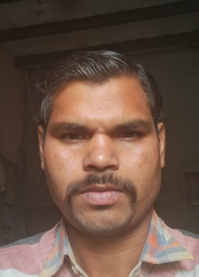 Badal chouhan, 29, India, Delhi