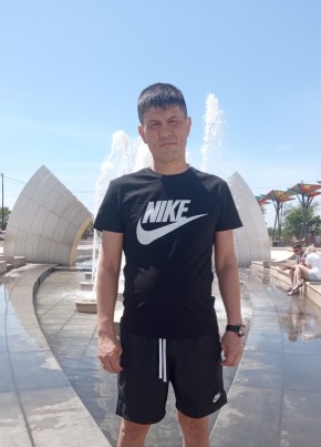 Василий из Черногорска 39 лет