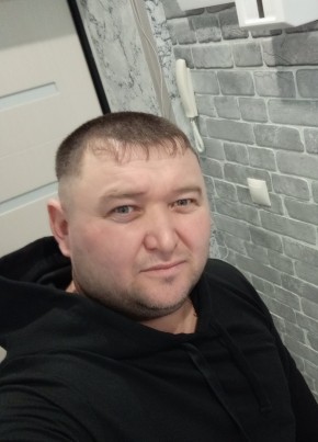 Максим