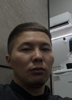 Баха Сакатаев из Нарына 29 лет