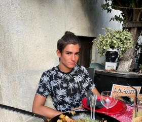 Alexandre, 23 года, Sanary-sur-Mer