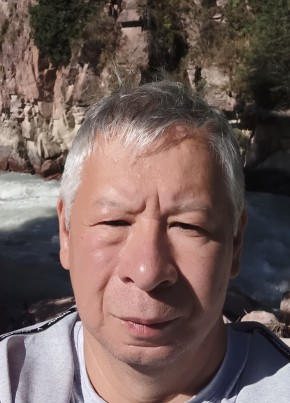 Руслан из Бишкека 49 лет