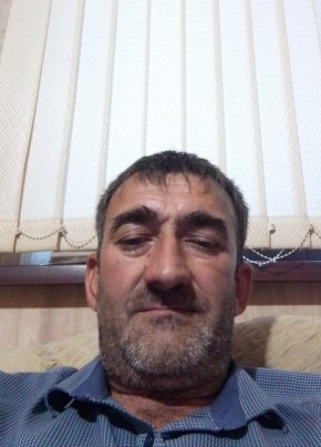 Артур из Назрани 48 лет