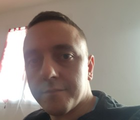 Vincent, 32, Niort