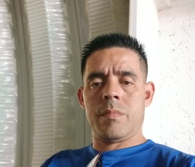 Edwin González, 18, Caracas
